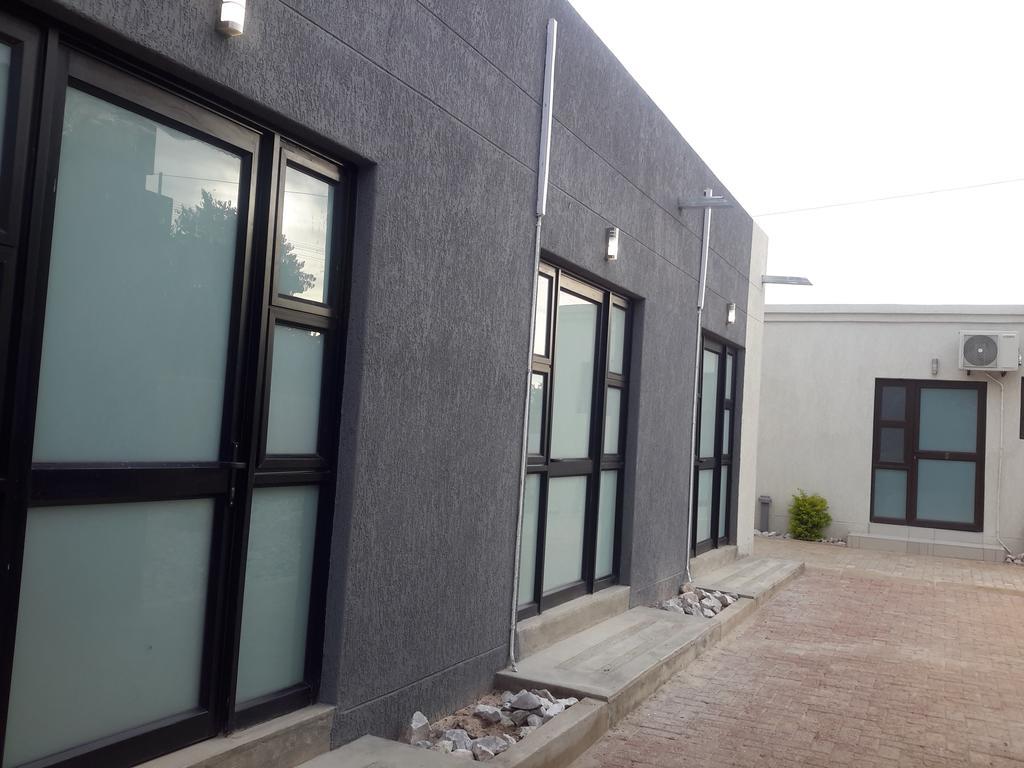 Tsumeb Guesthouse Kamho Luaran gambar