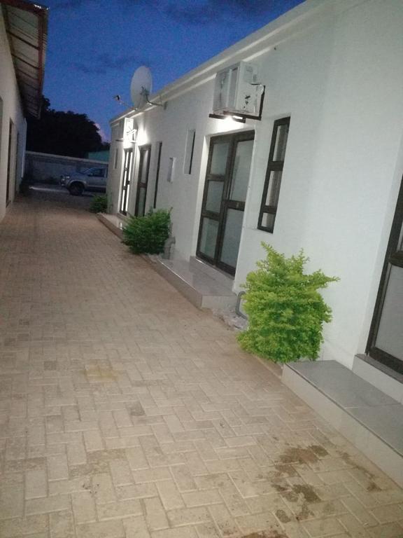 Tsumeb Guesthouse Kamho Luaran gambar