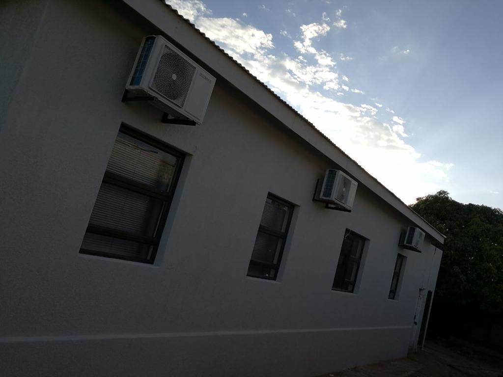 Tsumeb Guesthouse Kamho Luaran gambar