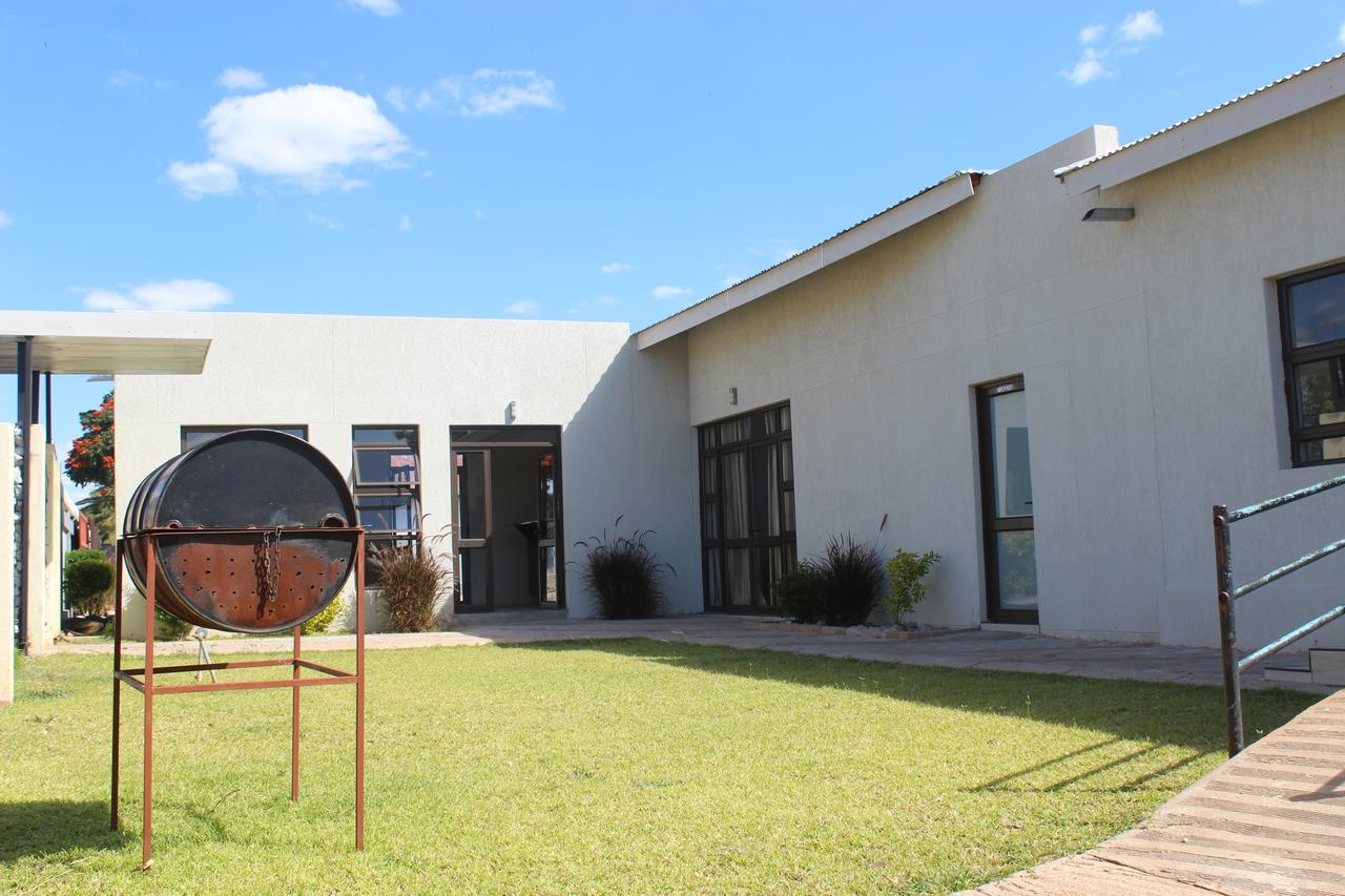 Tsumeb Guesthouse Kamho Luaran gambar