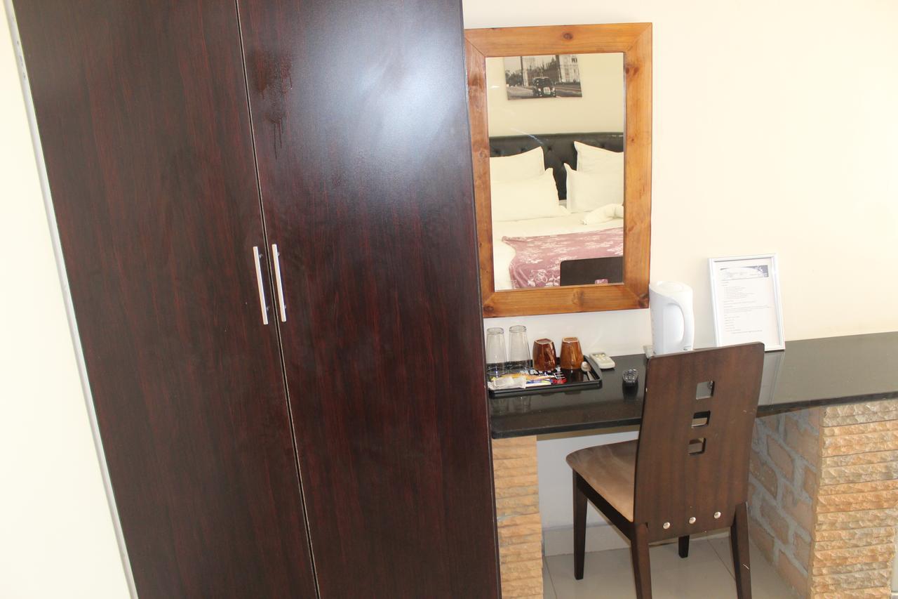 Tsumeb Guesthouse Kamho Luaran gambar