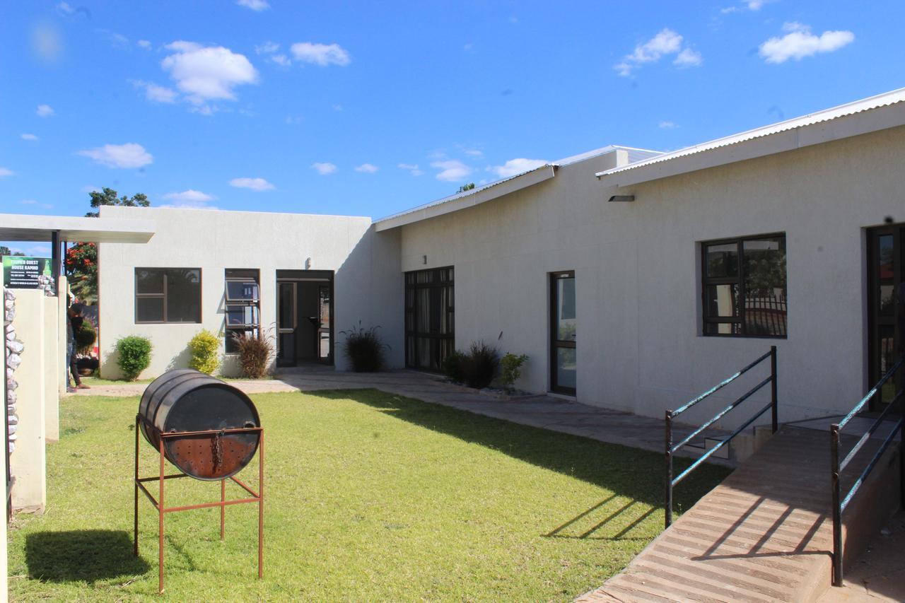 Tsumeb Guesthouse Kamho Luaran gambar